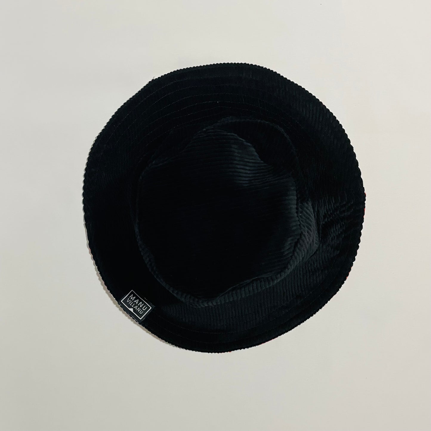Sombrero Reversible Besos / Corduroy Negro