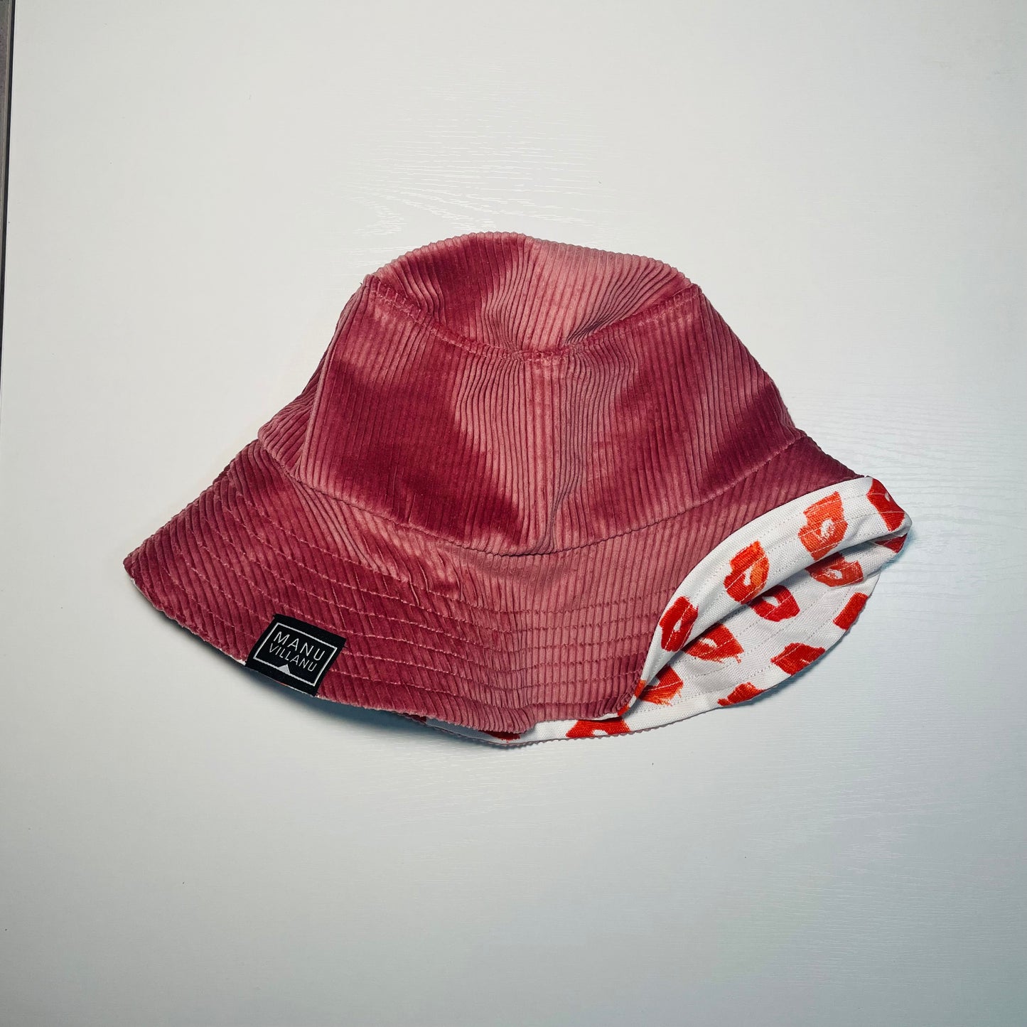 Lips / Pink Corduroy Reversible Bucket Hat