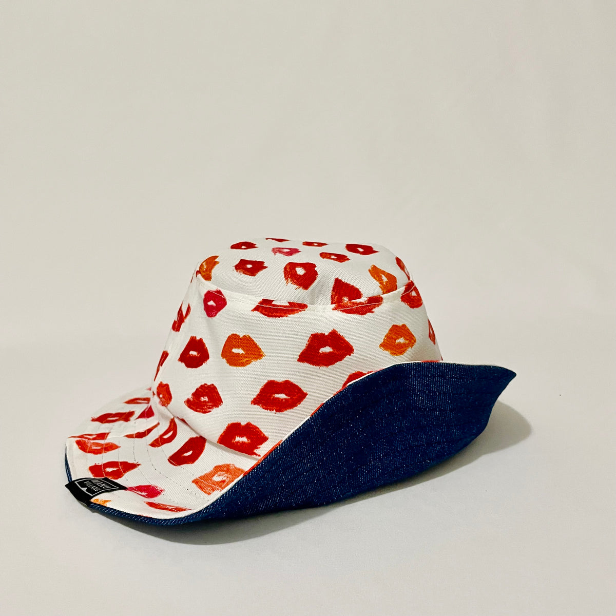 Lips / Denim Reversible Bucket Hat